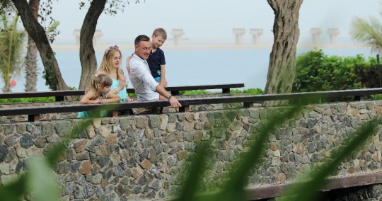 Western Family by the bridge|-