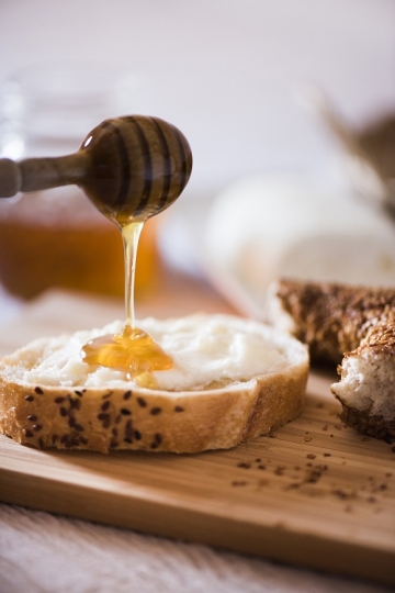 Breakfast with bagel and honey|Simit ve Bal ile Kahvalti