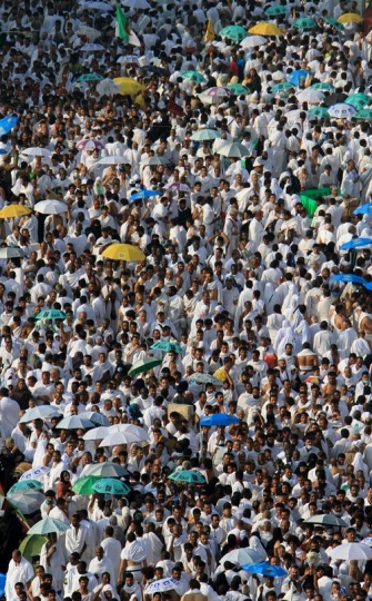 Crowds of pilgrims 