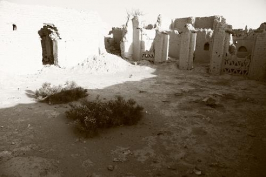 old house black and white