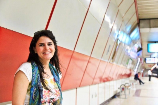 turkish woman smiling to the camera
