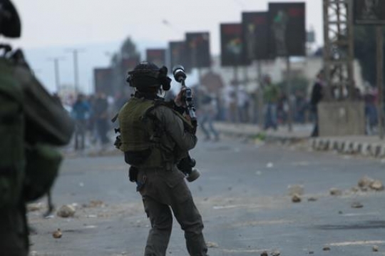 israeli soldiers shoot