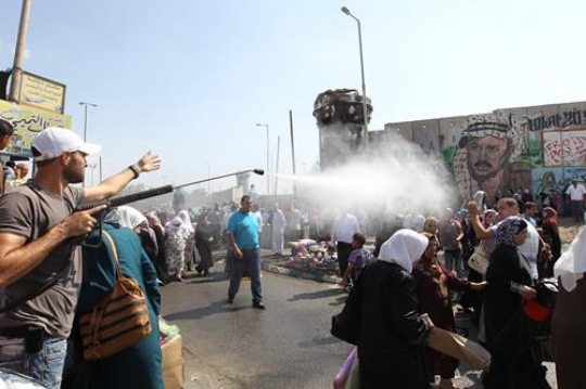 Road to the Al-Aqsa checkpoint 