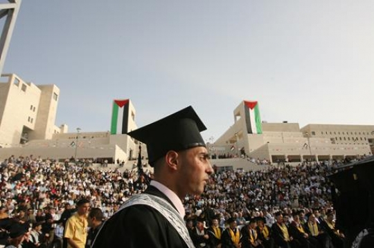 palestinians male graduates