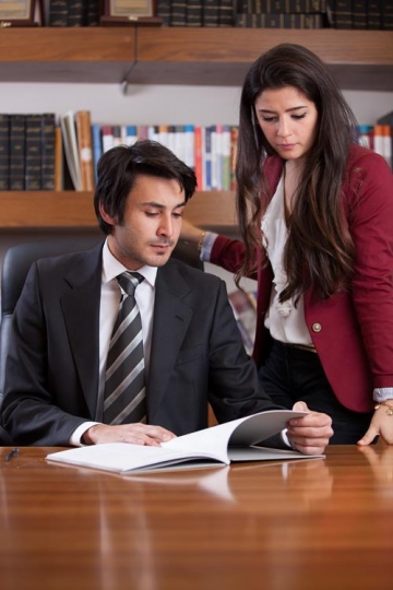 Male and Female Coworkers Re