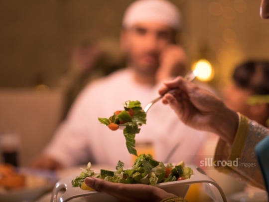 eating oriental salad|-