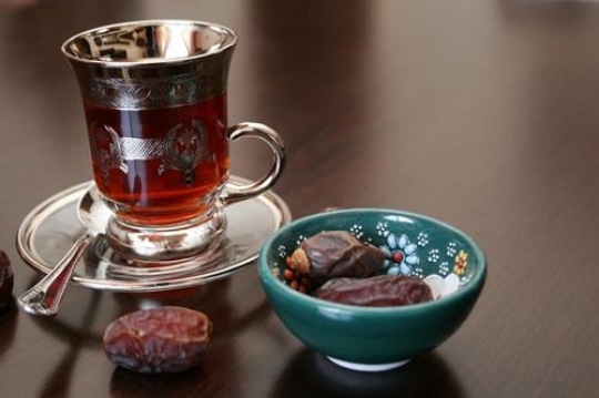 tea and dates for ramadan