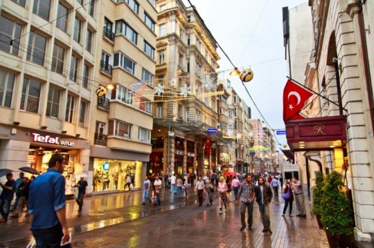 people in the market