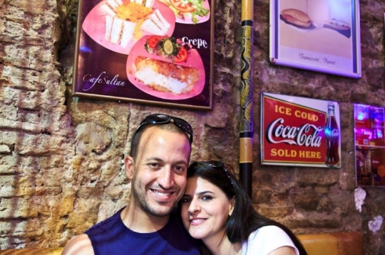 couple in a restaurant