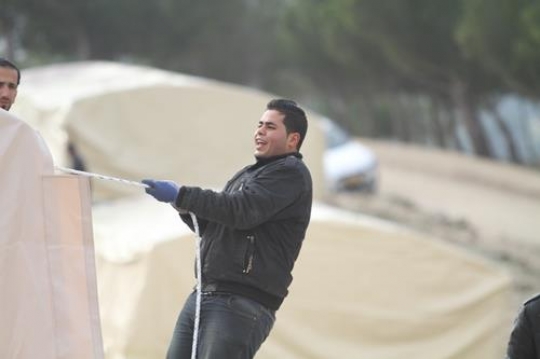 Palestinian demonstrators sett