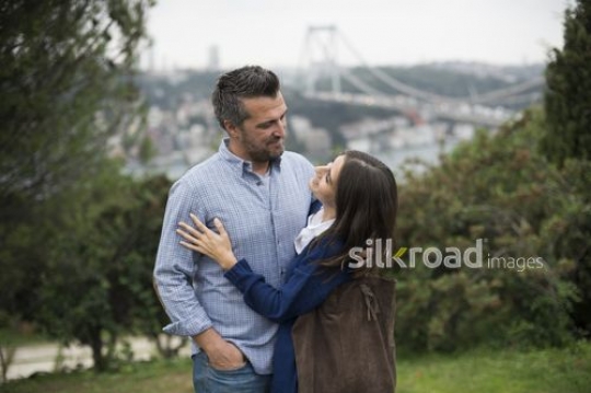 Husband and wife on the bosphorus|Bogazdaki kari koca
