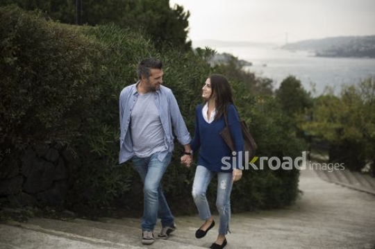 Couple on the stairs|Merdivenlerdeki çift