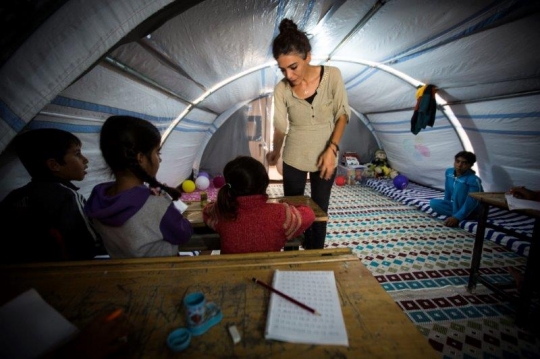 Syrian Kids Studying at Kobane