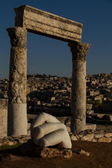 hercules hand near temple of h