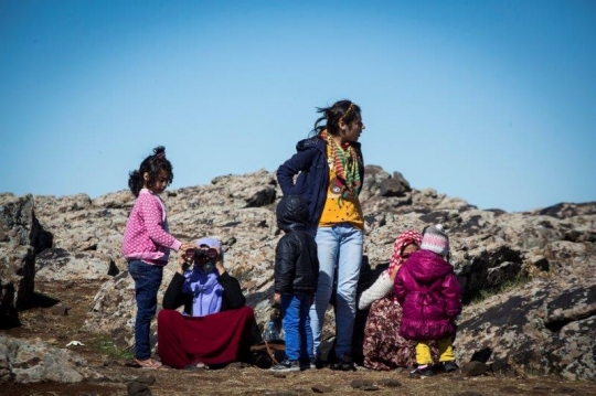 Syrian Refugees Women Looking 