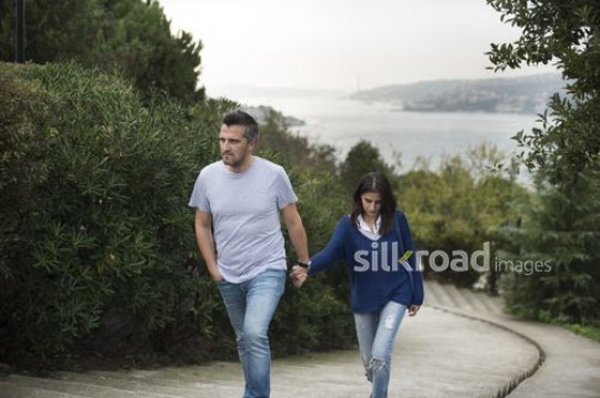 Couple on the stairs|Merdivenlerdeki çift