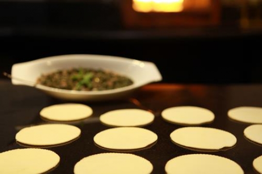 Prepare for stuffing the dough