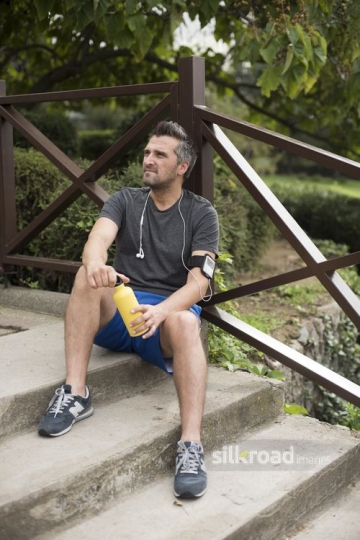 Having rest on the stairs|Merdivenlerde dinlenmek