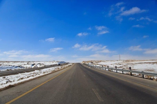 snow on highway road