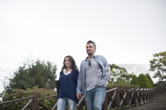 Couple on the stairs|Merdivenlerdeki çift