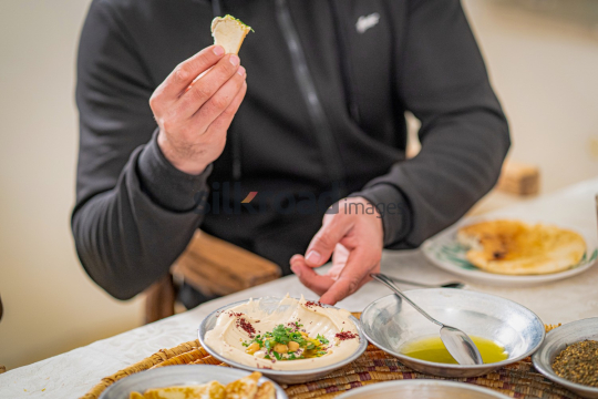 family-ramadan-eftar-food-eating-060