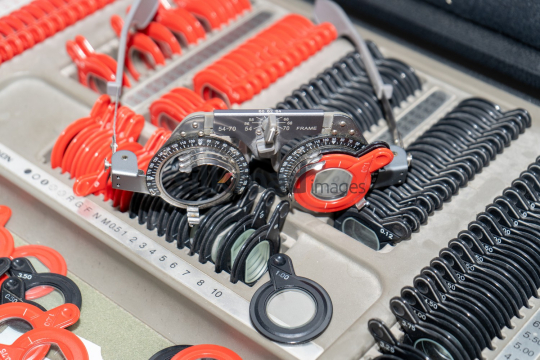 Optometry Trial Lens Set with Adjustable Frame