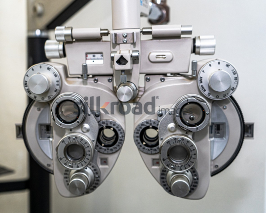 Professional Phoropter for Vision Testing